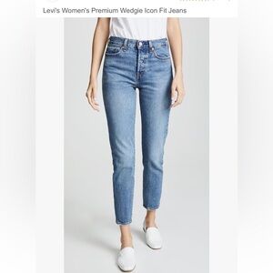 Levi's Women's Blue Wedgie Icon Fit Jeans